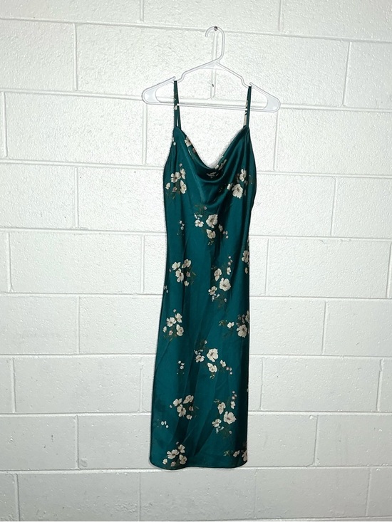 Inspired Hearts Dresses & Skirts - < Inspired Hearts Green Satin Floral Midi Dress >